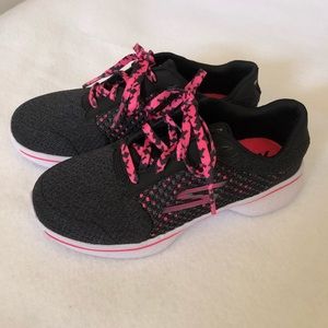 New girls Skechers Go Walk size 13 shoes